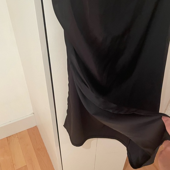 NWT Dynamite MIDI Satin Skirt in Black. - Picture 3 of 7